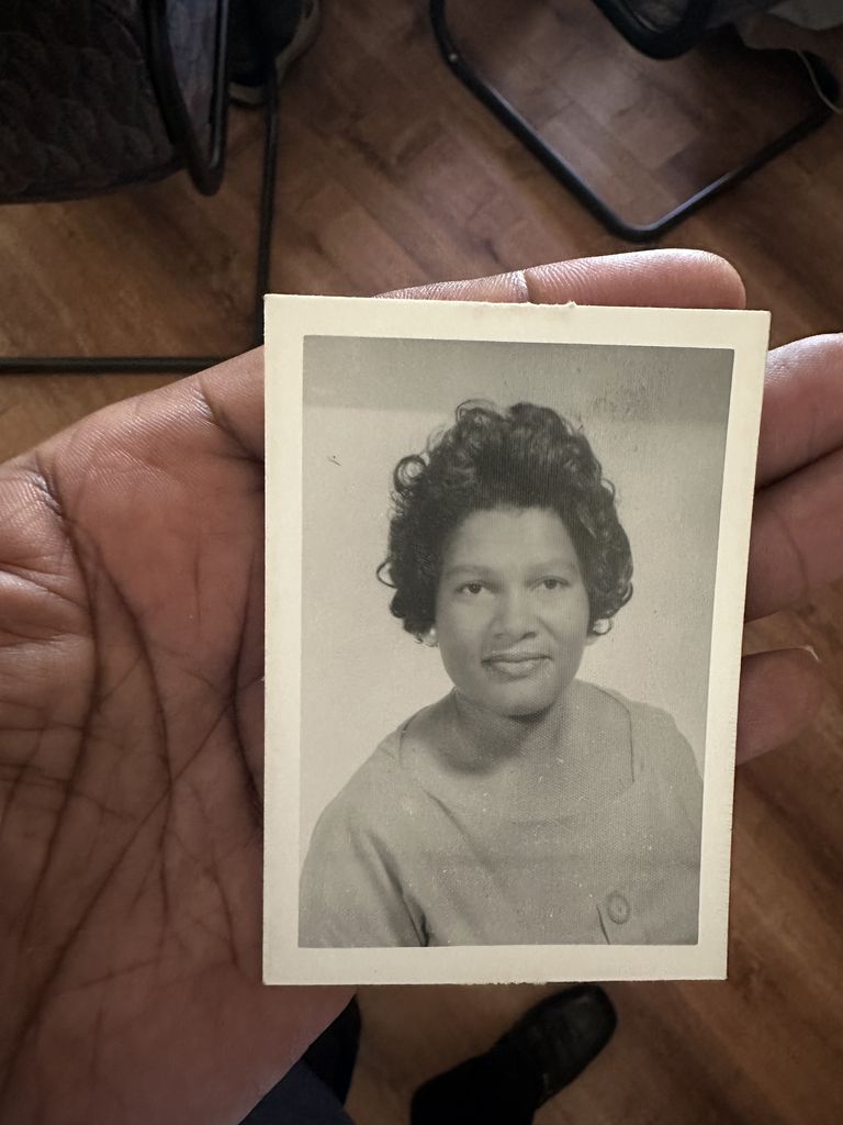 Ms. Helen Huntley Profile Photo