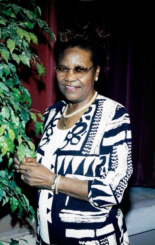Ms.Moselle Bell Profile Photo