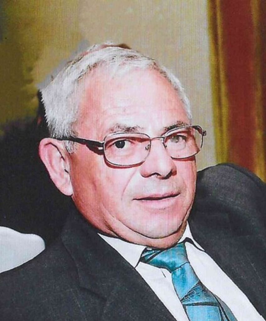 Leon Tomaszkowicz Profile Photo