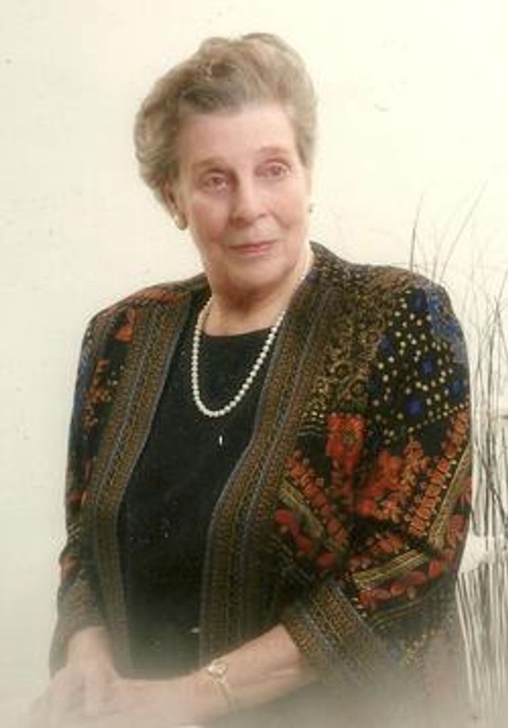 Violet Lustgarten Profile Photo