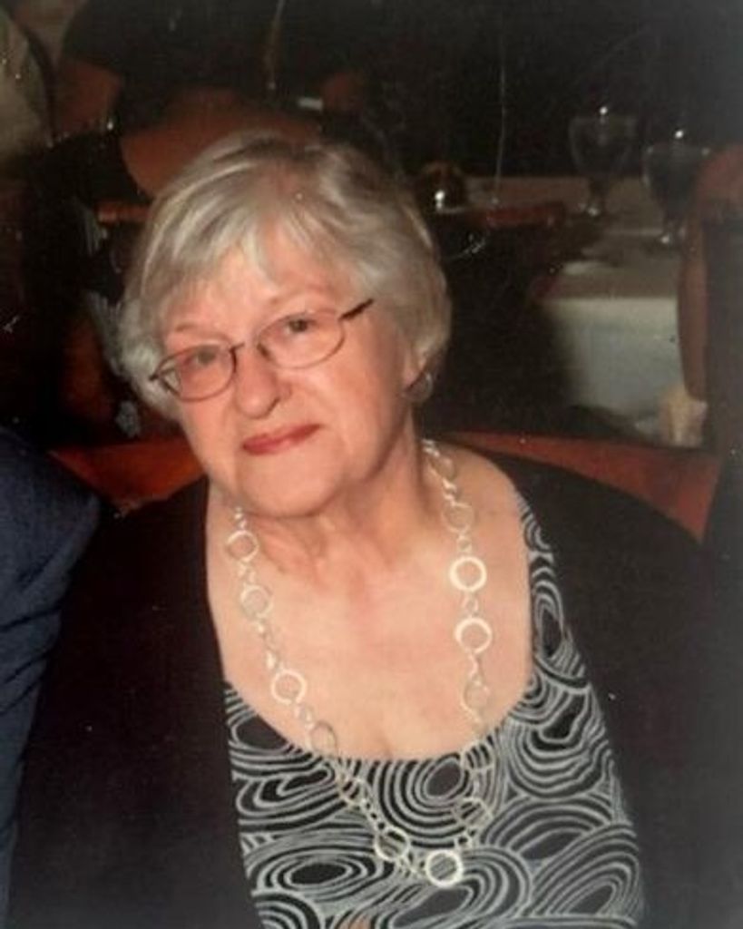 Elizabeth Hobbie Jones Profile Photo