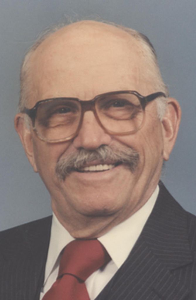 Luther  Paul  Vanderiet