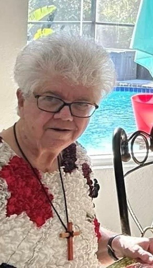 Lillian Heroux Profile Photo