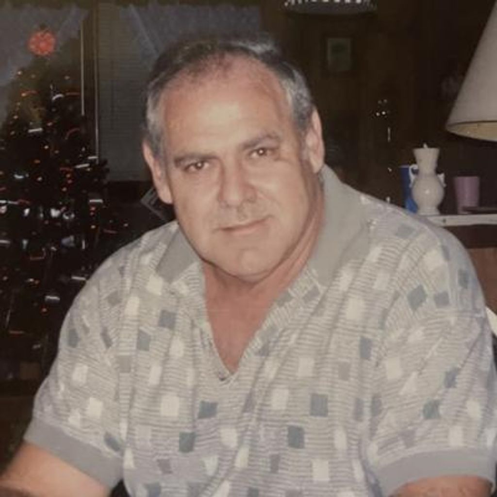 Carl Oliver Profile Photo