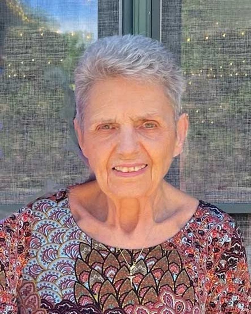 Lillian "lil" Farrugia Profile Photo