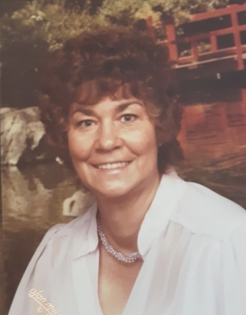 Mary Elizabeth Underwood Savage Profile Photo