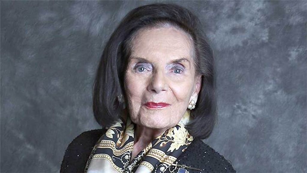 Frances Richards Hesselbein Profile Photo