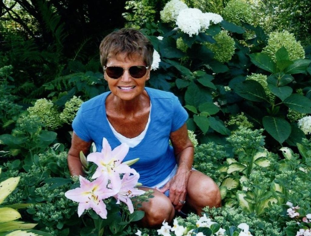 Joann B. (Hautzinger)  Hummel