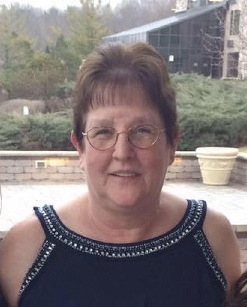 Pamela J (Peterson)  Hill