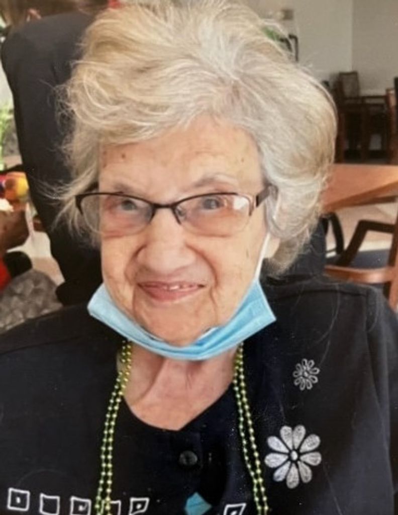 Helen Papadopoulas Psillos Profile Photo