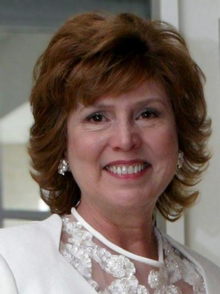 Christine Hardy Profile Photo