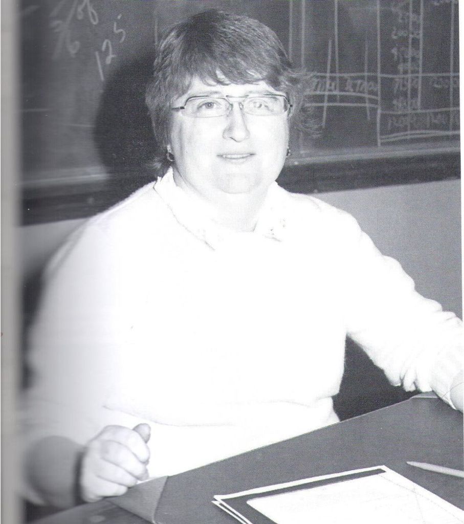 Mariann R. (Davies)  Holcomb