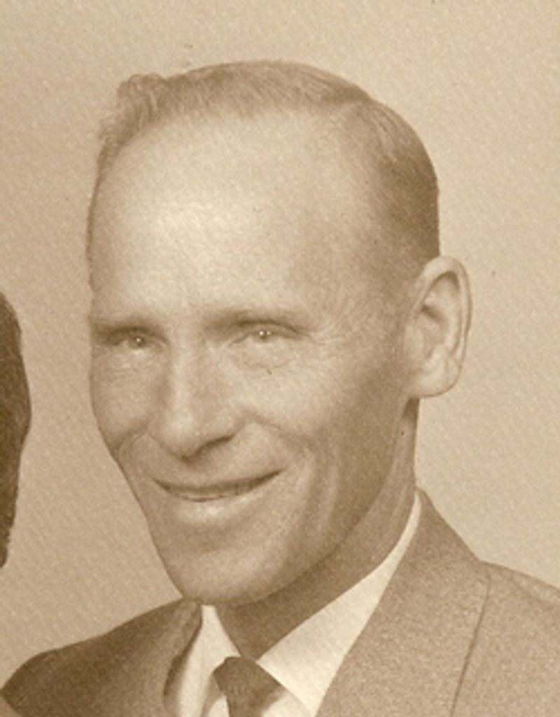 Robert "Bob" W. Clark
