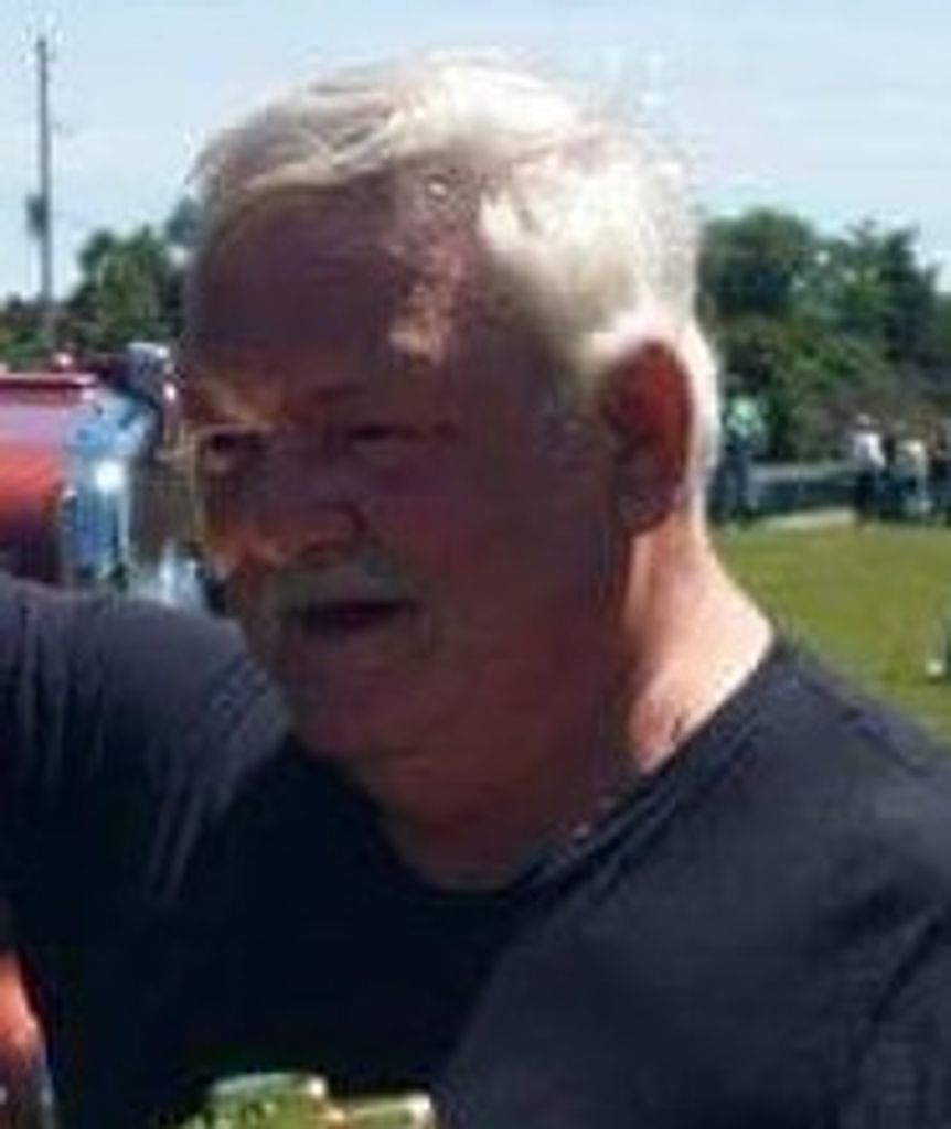 Howard E Canfield Sr