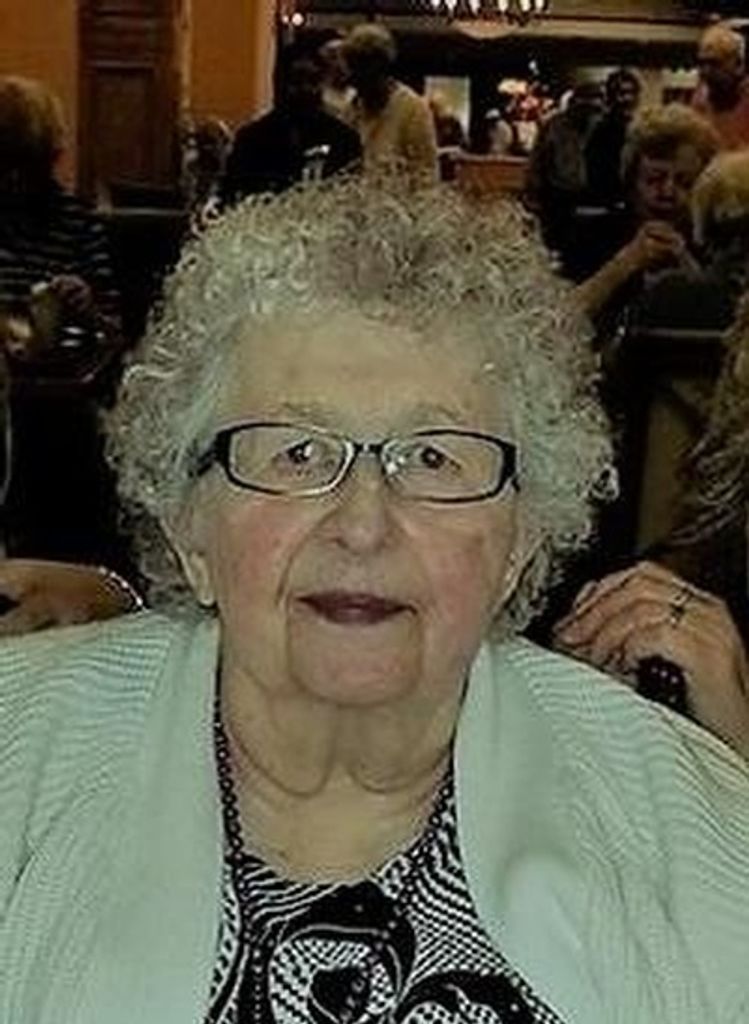 Lillian Houser