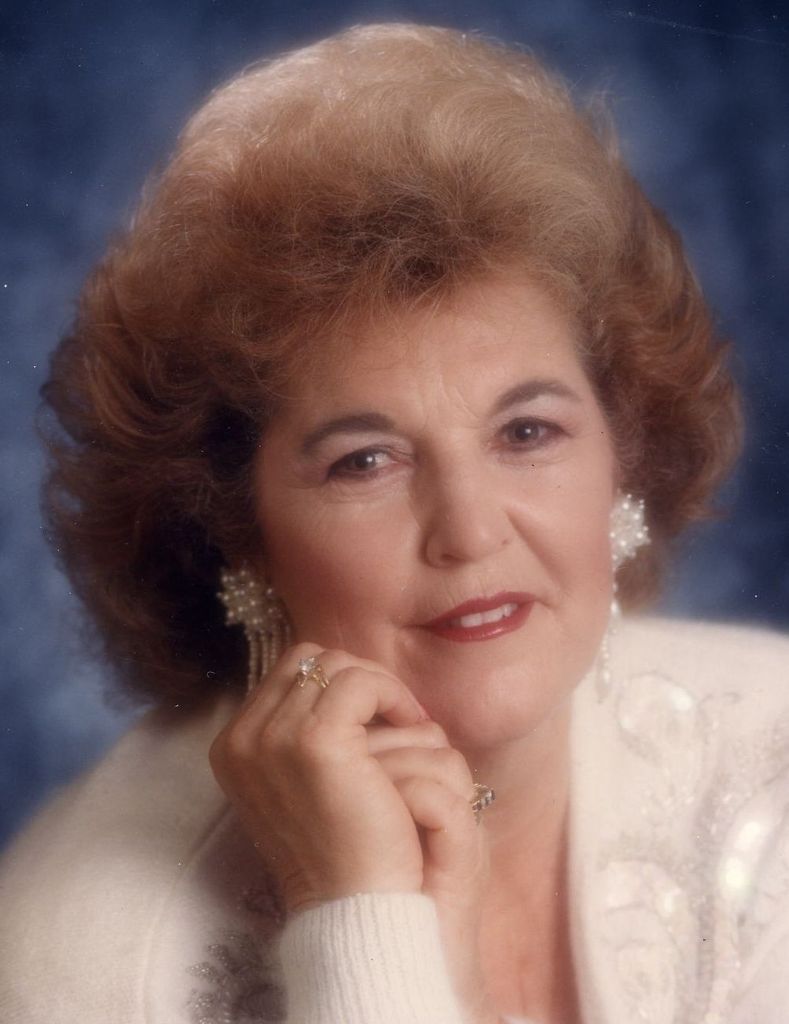 Maxine Lott