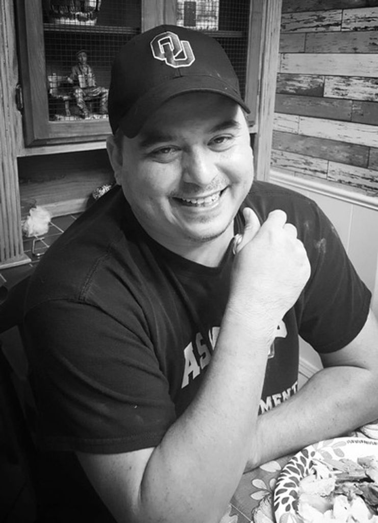 Lucas Dickens Profile Photo