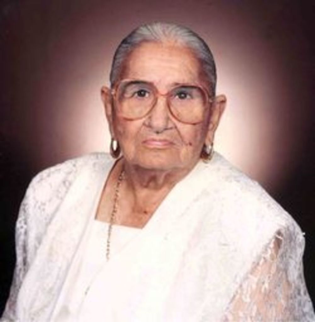 Luz R. Sotelo