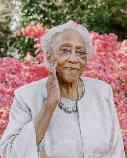 Dorothy Sutton Russell's obituary image