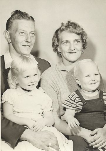 Etta Mae Dirks photo gallery thumbnail 12 of 92