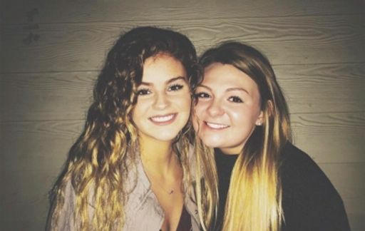 Olivia White photo gallery thumbnail 2 of 5