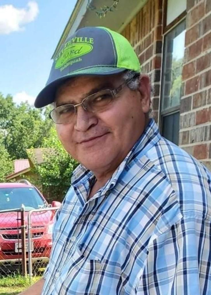 Roberto Garza Profile Photo