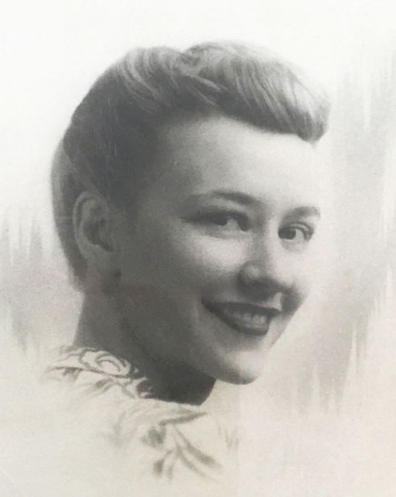 Justine Gail (Hughes)  Kuschel