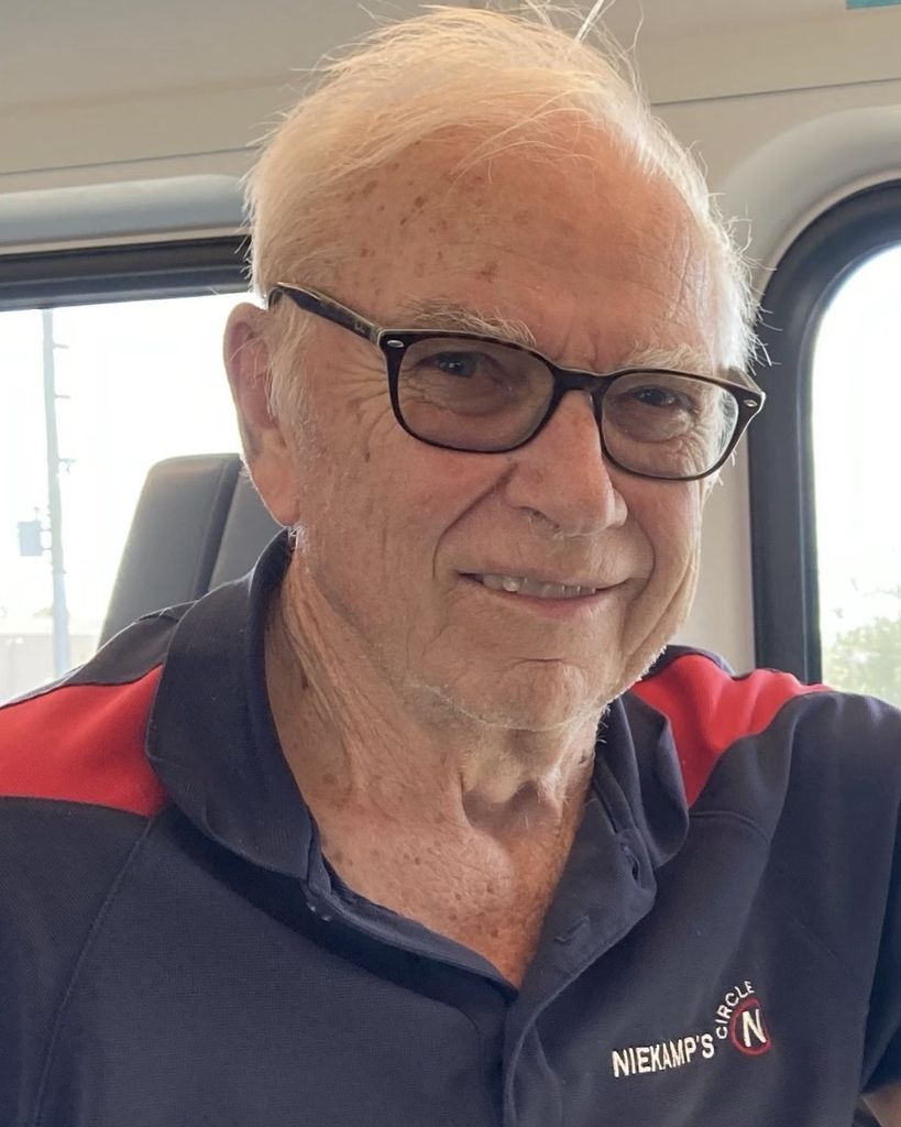 Roger R. Niekamp Profile Photo