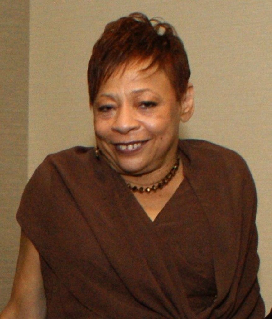 Constance Lynn Holmes Profile Photo