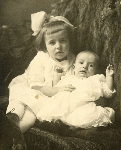 Roberta Seavey photo gallery thumbnail 10 of 61
