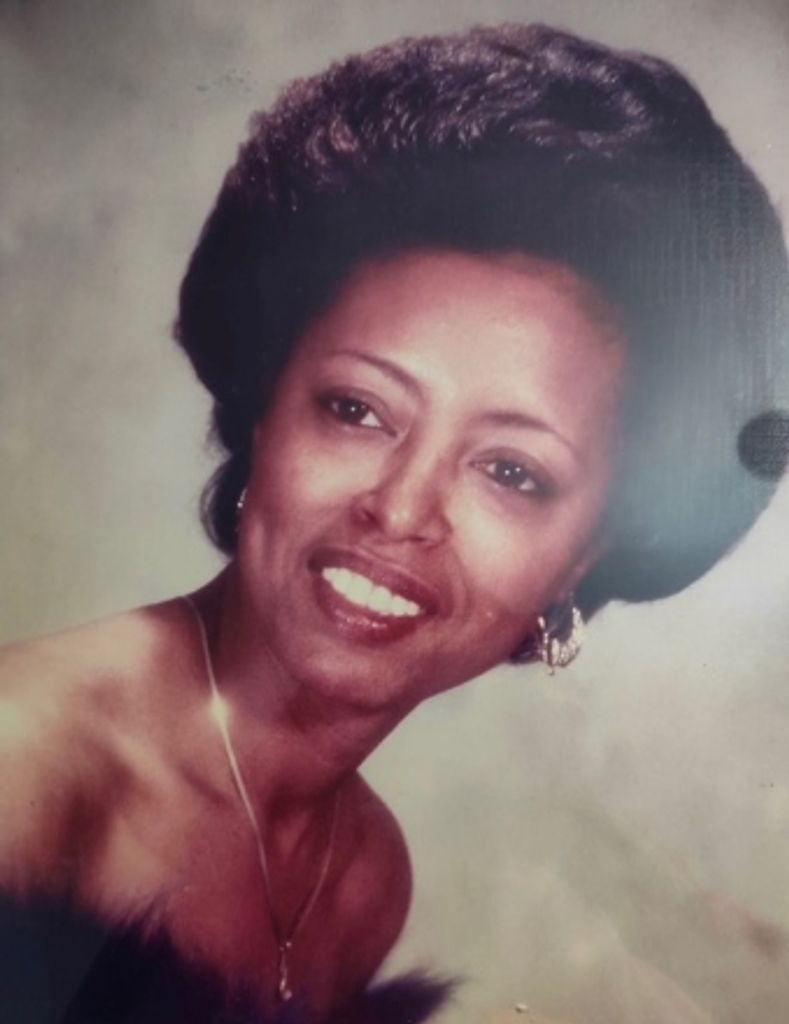 Phyllis Tyler Shy Profile Photo