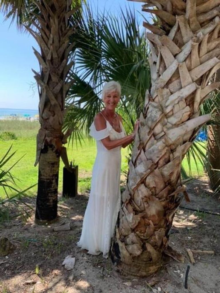 Linda Kucha "Chris"