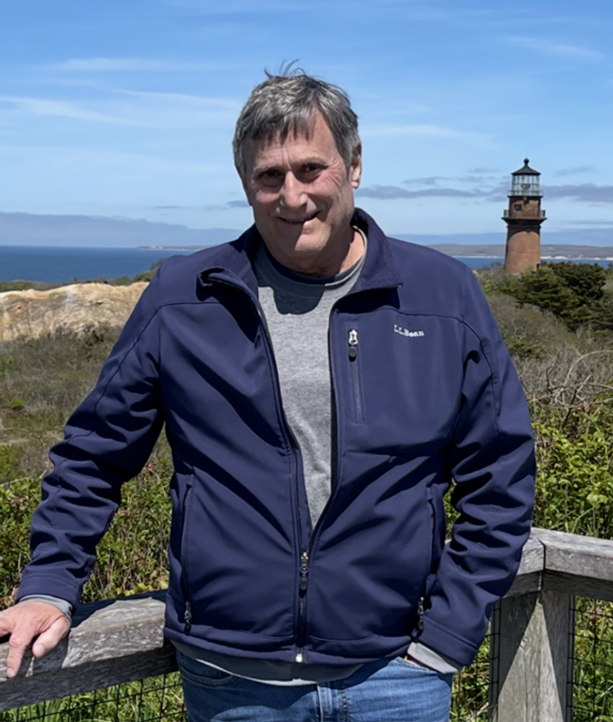 Carl Flora Profile Photo
