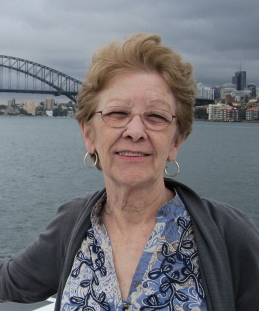 Leslie Sheehan Profile Photo