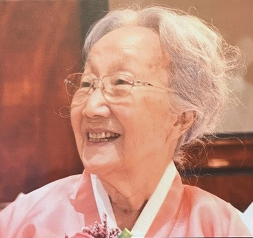 Heeshin Lee Suh