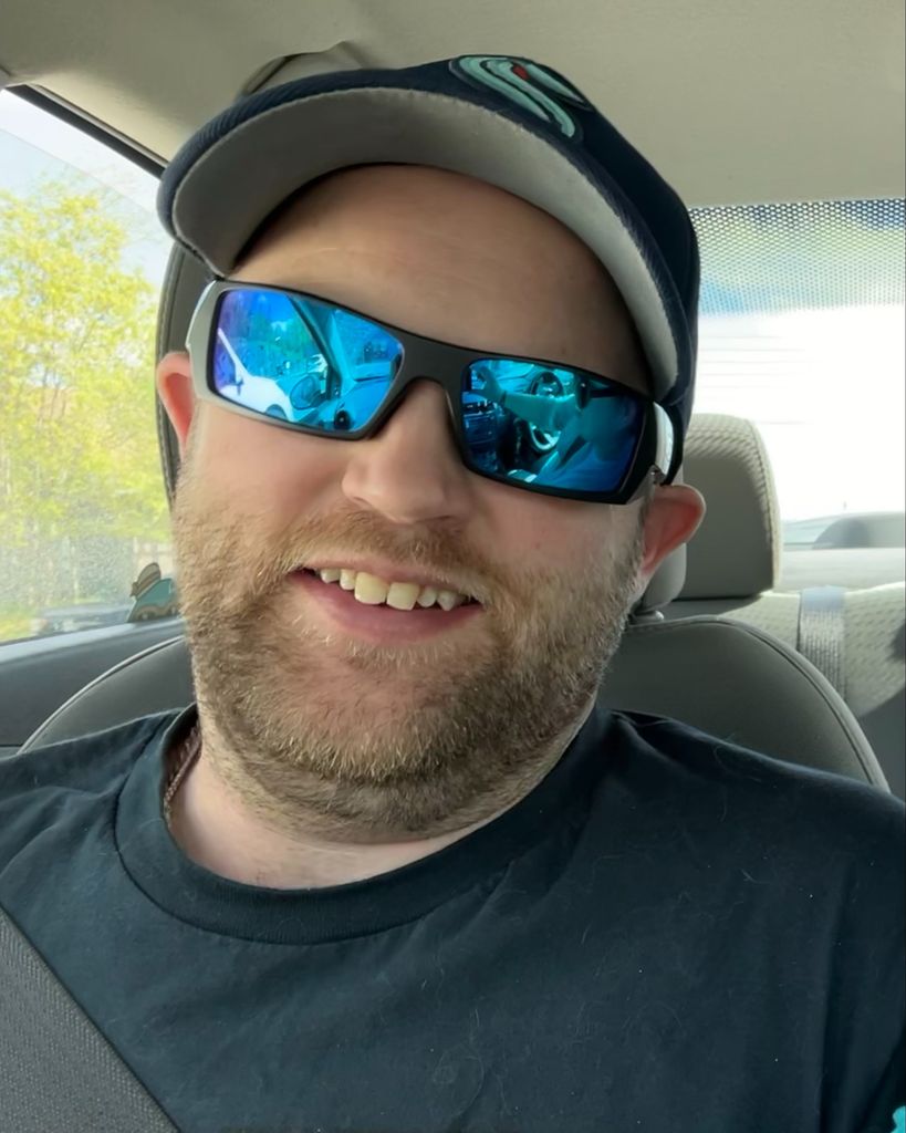 Dereck Evecsyn Profile Photo