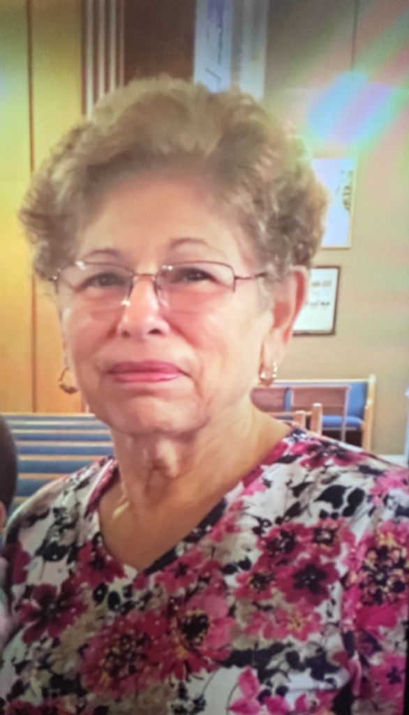 Thelma Moya Profile Photo