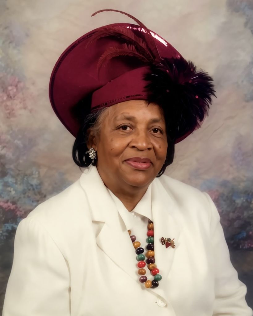 Beatrice Lilly Profile Photo