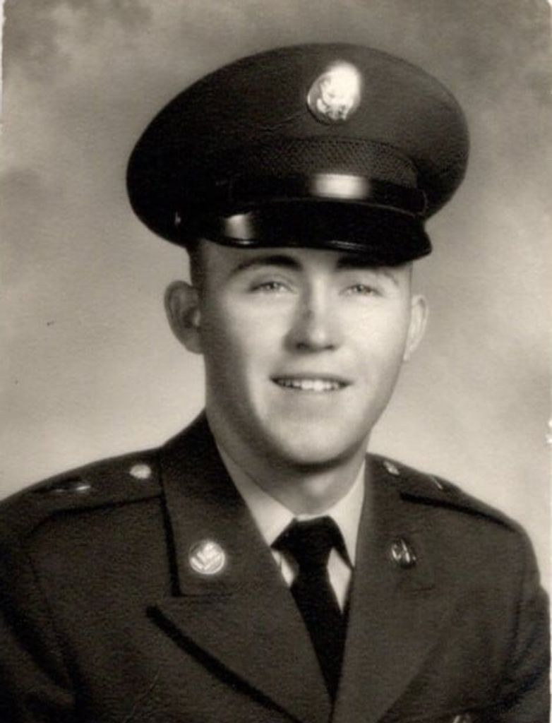 Robert Earl Davenport