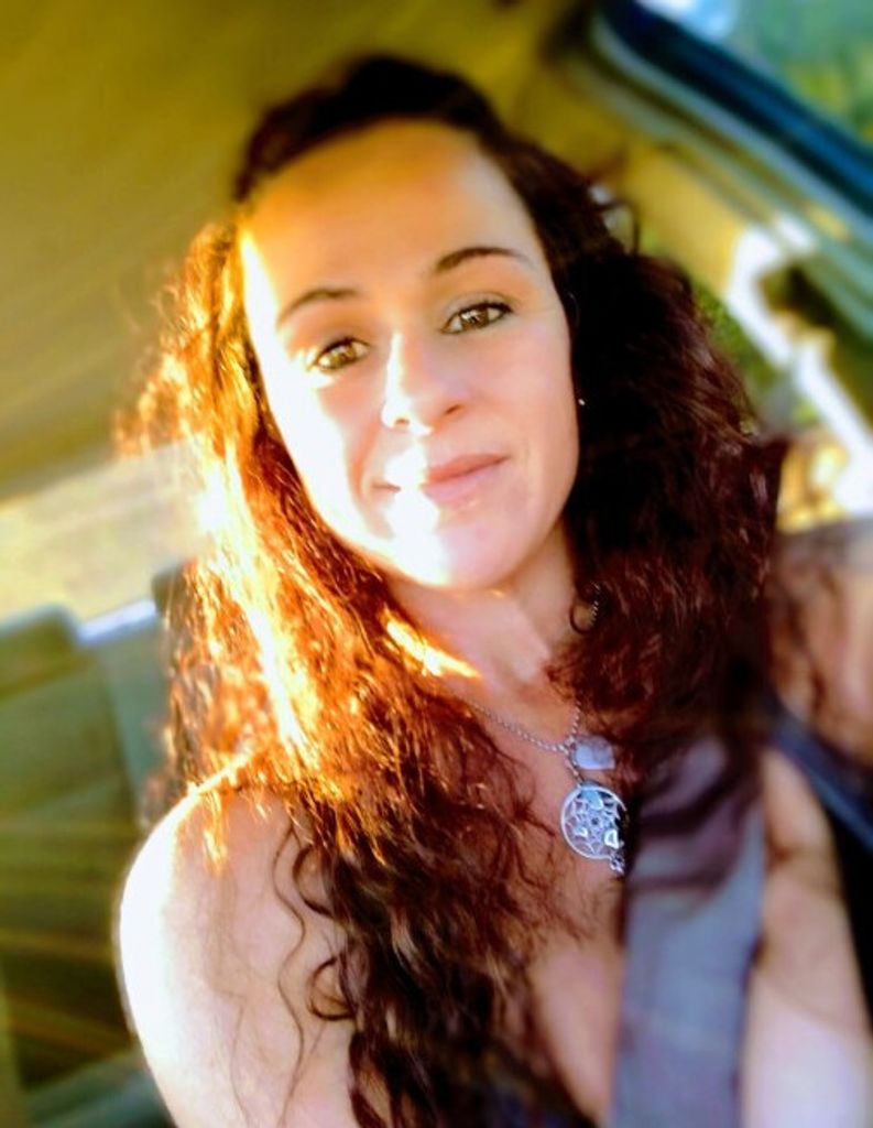 Samantha Faye Knowles Profile Photo