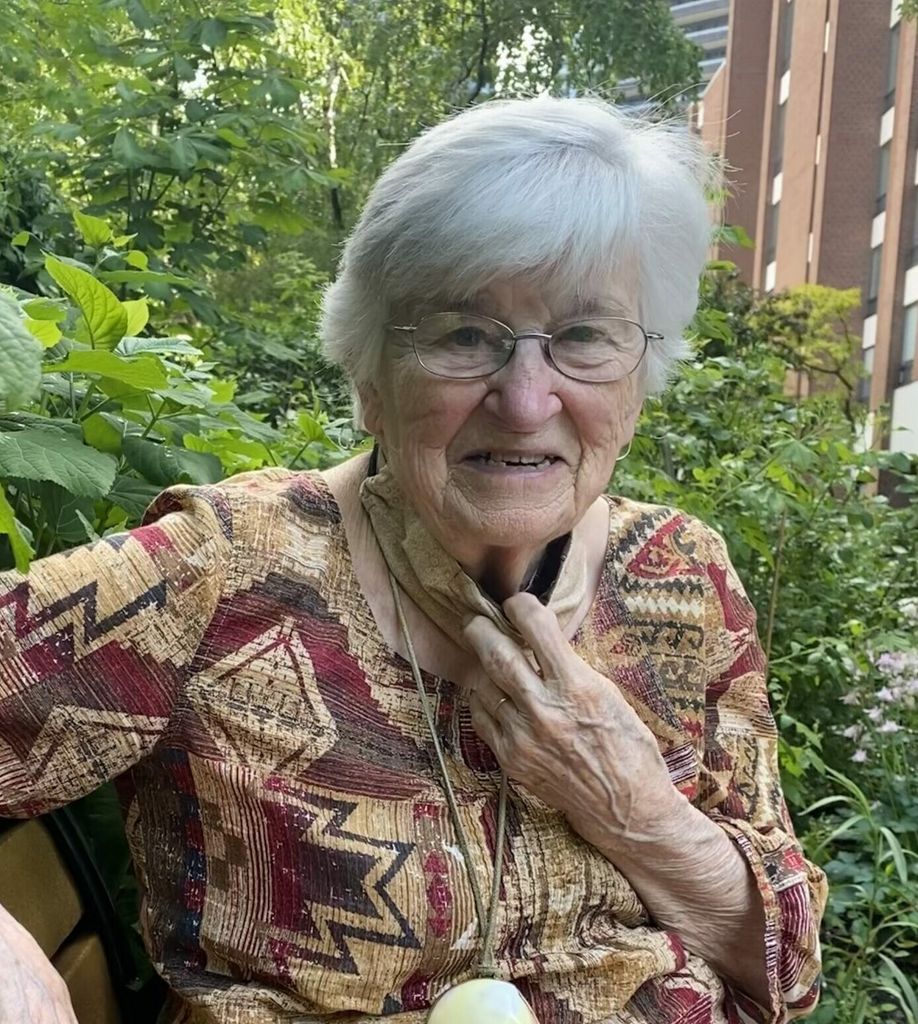 Ruth Gladys Clarke (Née Hunt)
