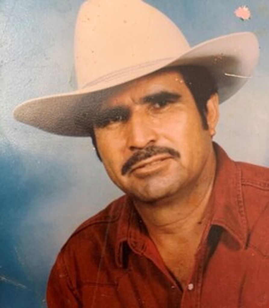 Mike Santana Cruz