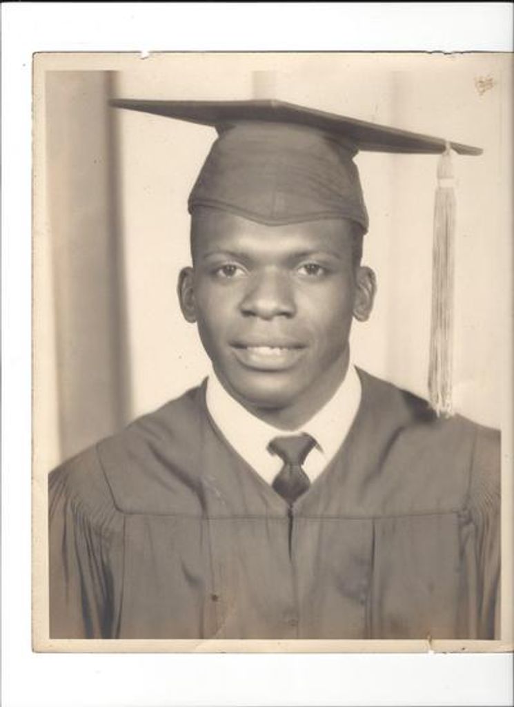 Warren Jones Jr Profile Photo