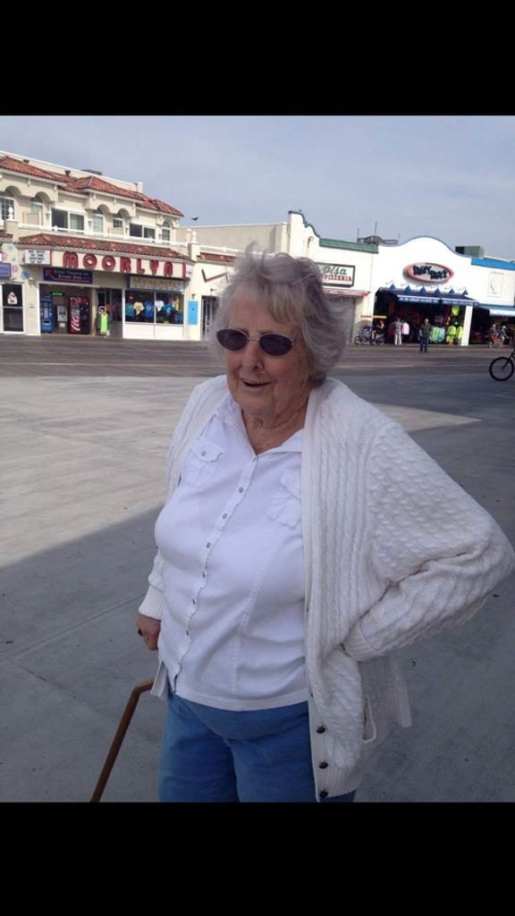 Barbara E, Carr Profile Photo