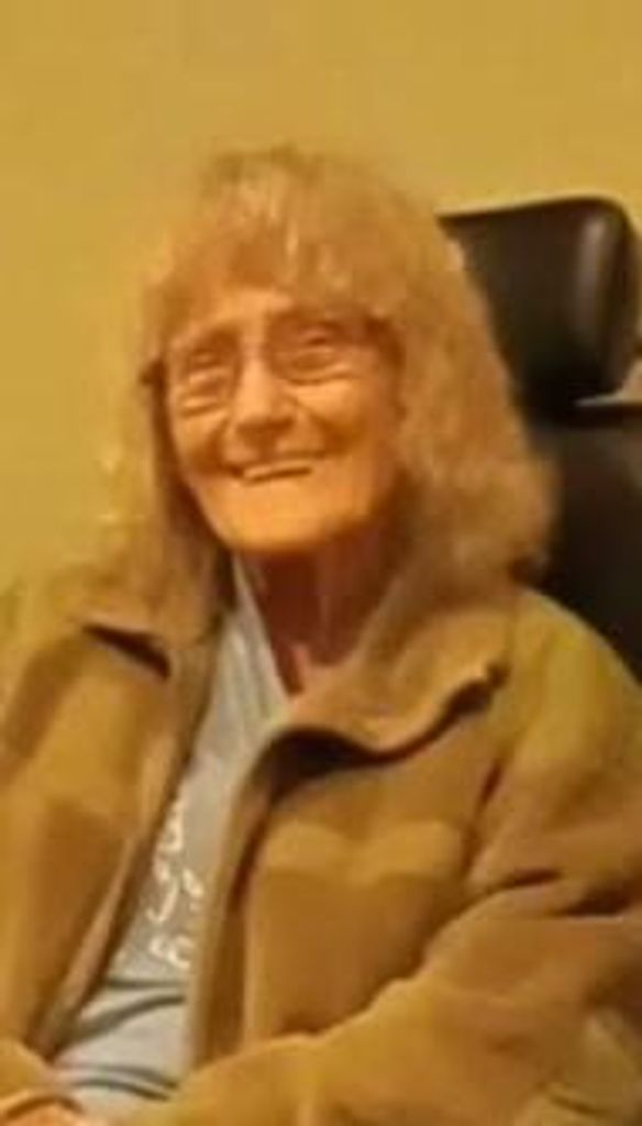 Stella Sue Hutchens Profile Photo