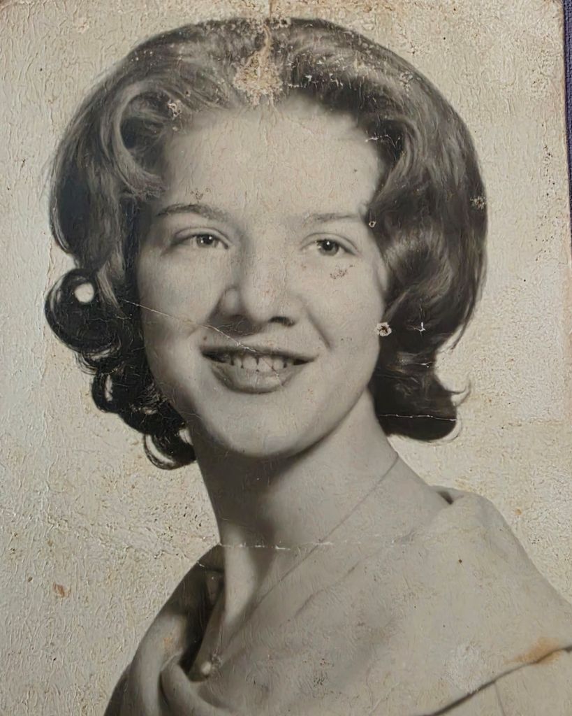 Marie Watters Profile Photo