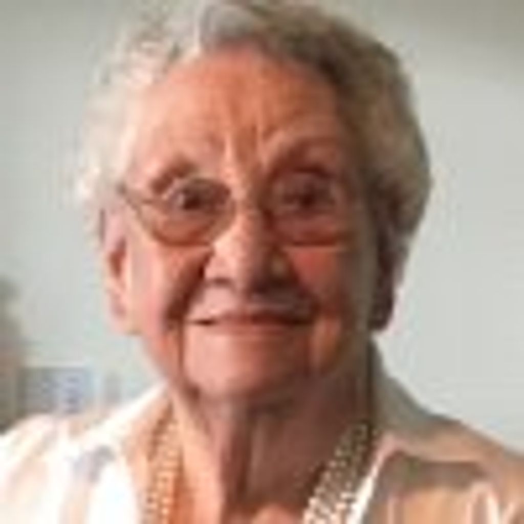 Della Bloom