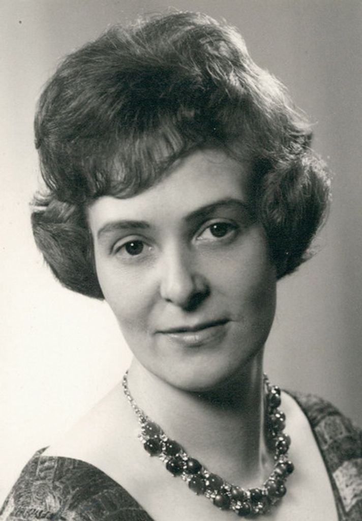 Eva Elli King