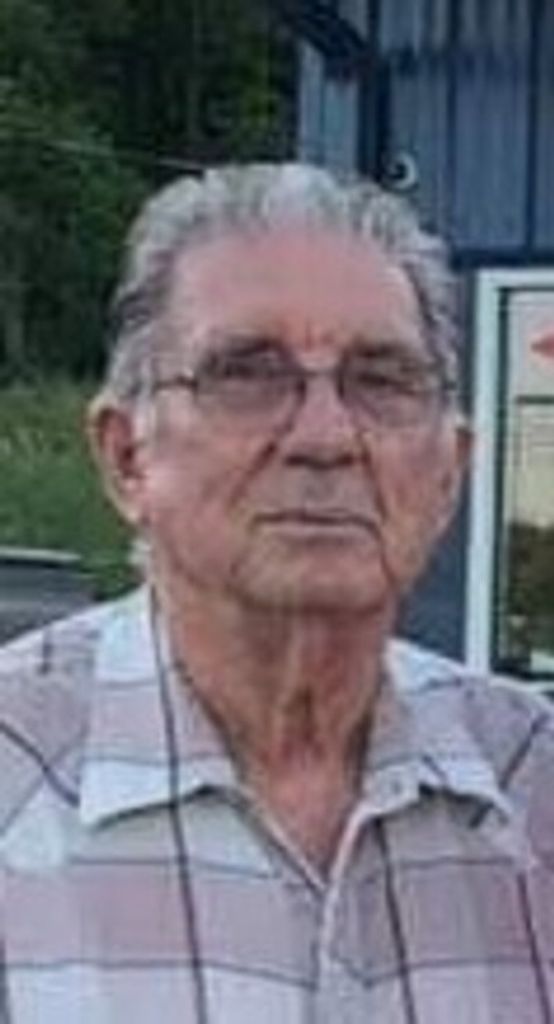 Bobby "Bob" Lindsay