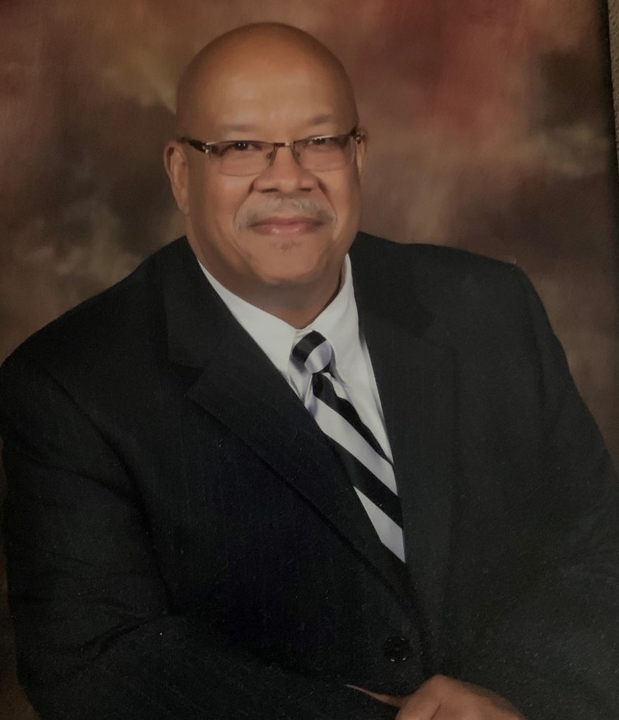 Vincente Leon Foster Profile Photo